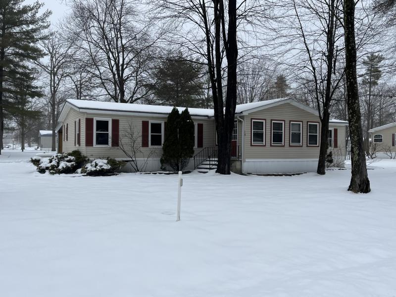 LOT #108 - 1988 TITAN. 27X60
