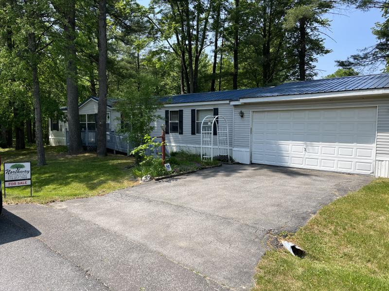 LOT # 165 - 1994 FLEETWOOD 28 X 64