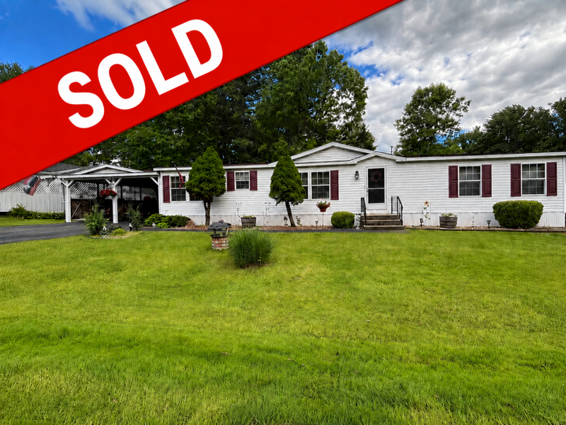 LOT # 172 1997 Titan 28 x 60 - Sold